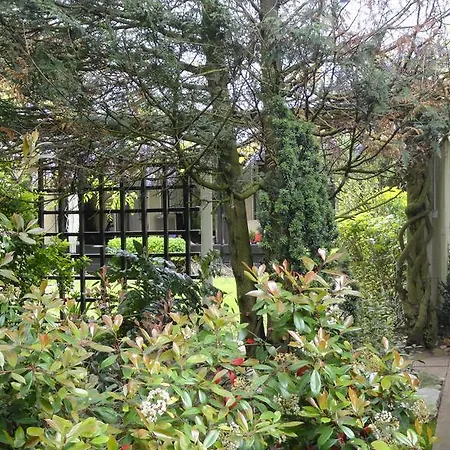 Garden Studio * Chantilly